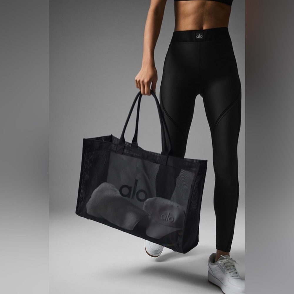 ALO Yoga Black Sheer Black Tote - Picture 4 of 9